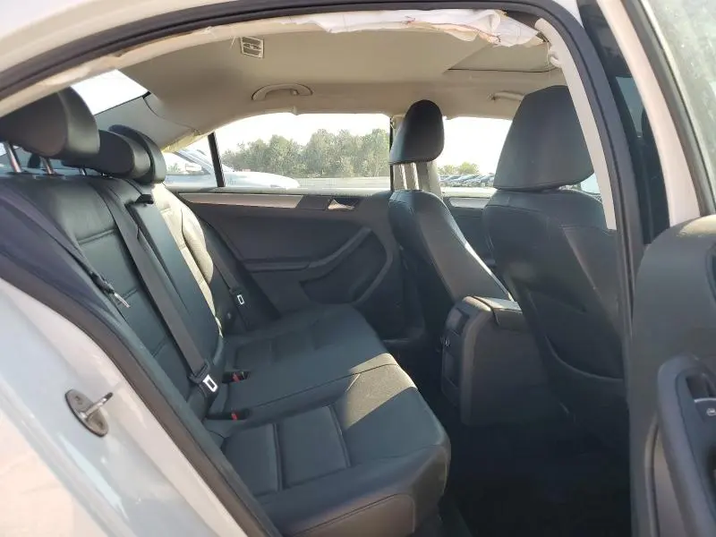 2015 VOLKSWAGEN JETTA SE  