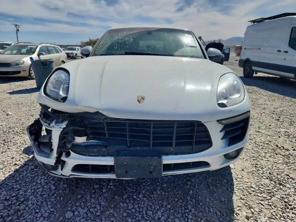 2016 PORSCHE MACAN S  