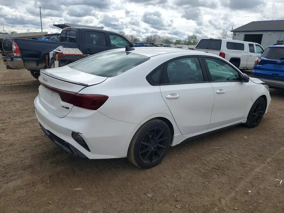 2022 KIA FORTE GT LINE  
