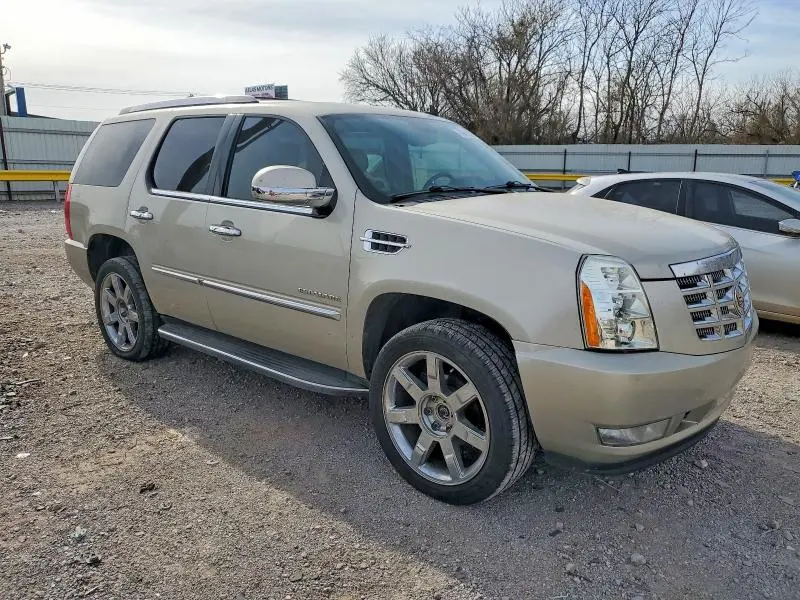 2013 CADILLAC ESCALADE LUXURY  