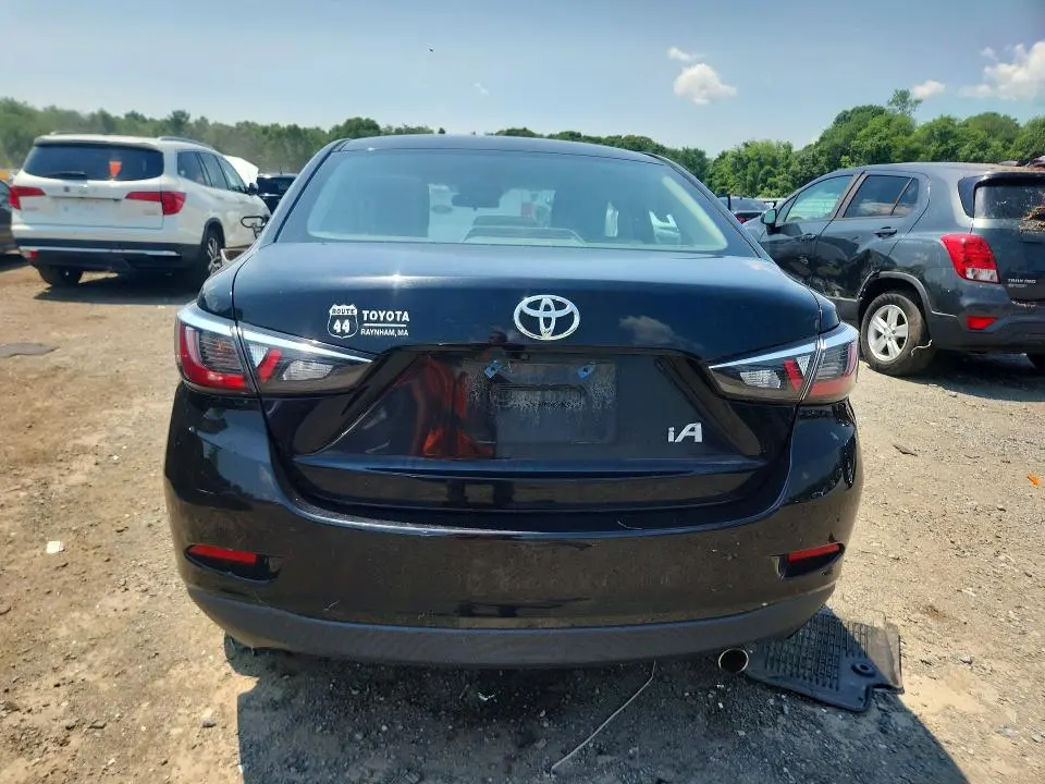 2018 TOYOTA YARIS IA BASE  