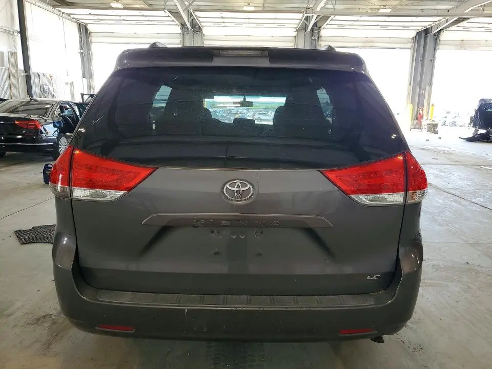 2011 TOYOTA SIENNA LE  