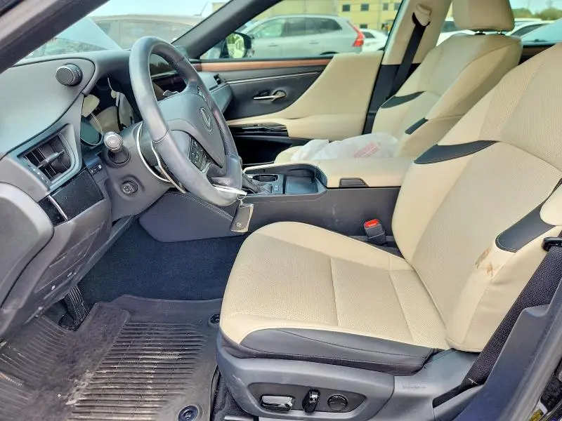 2025 LEXUS ES 300H BASE  