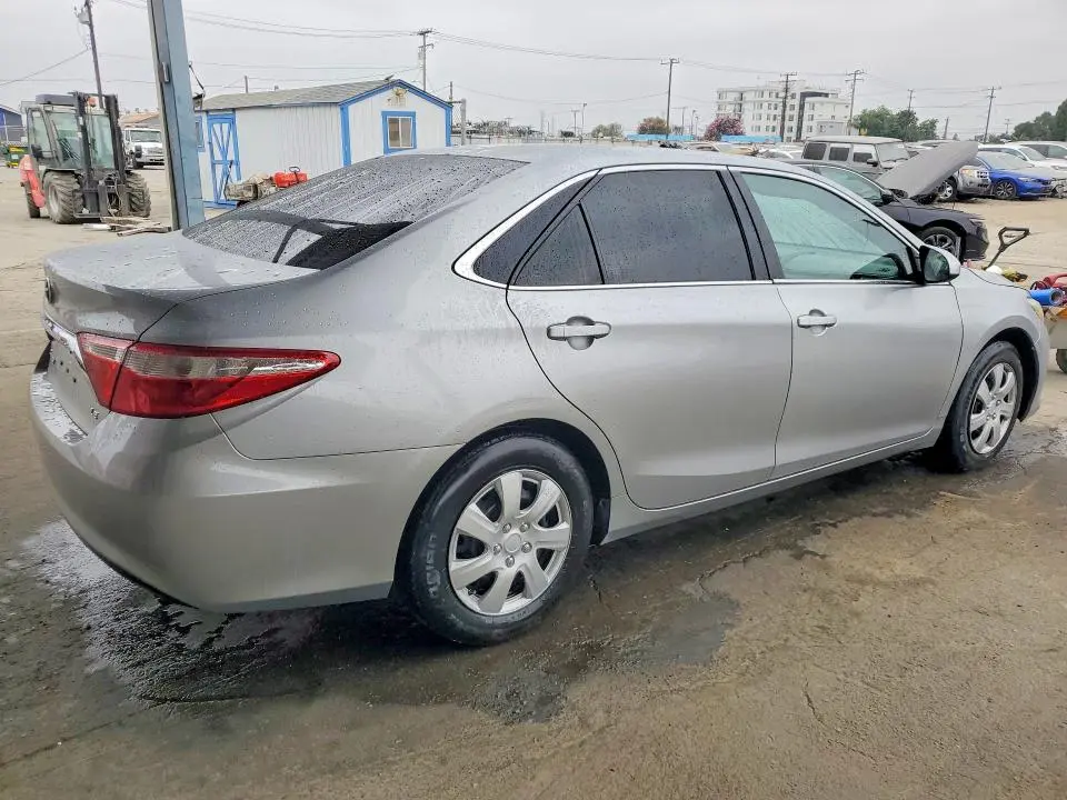 2015 TOYOTA CAMRY LE  