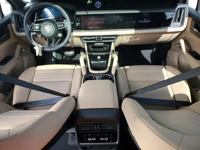2024 PORSCHE CAYENNE   