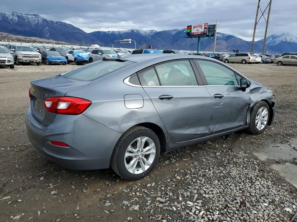 2019 CHEVROLET CRUZE LT  