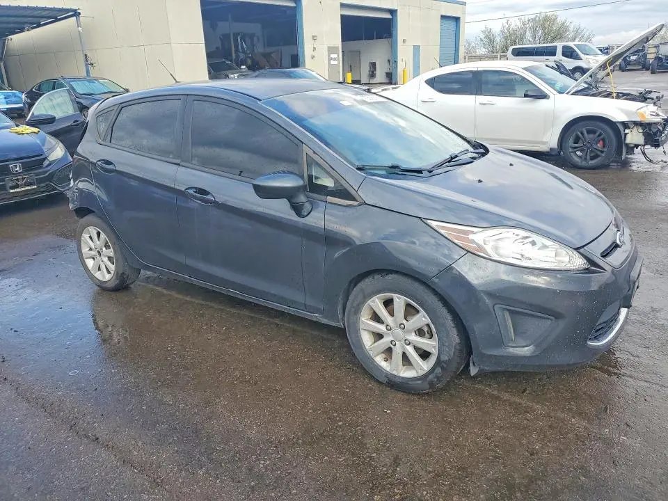 2011 FORD FIESTA SE  