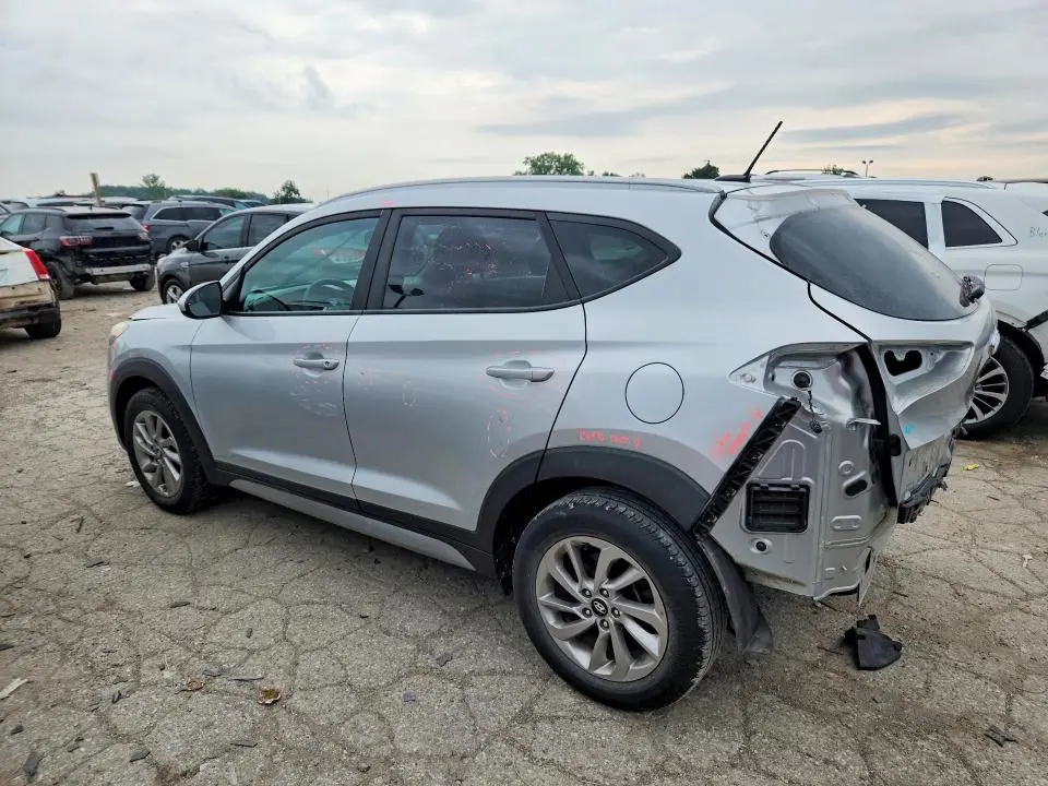 2017 HYUNDAI TUCSON SE  