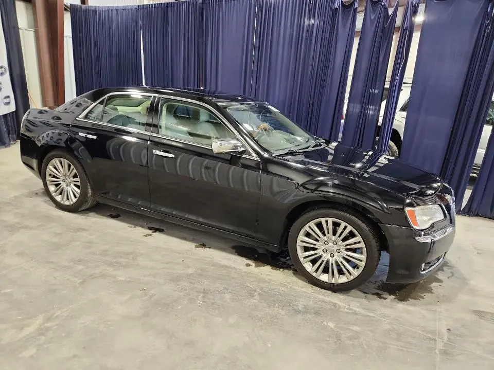 2012 CHRYSLER 300C   