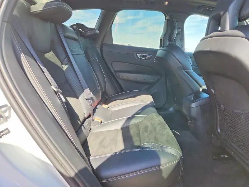 2018 VOLVO XC60 T6 R-DESIGN  