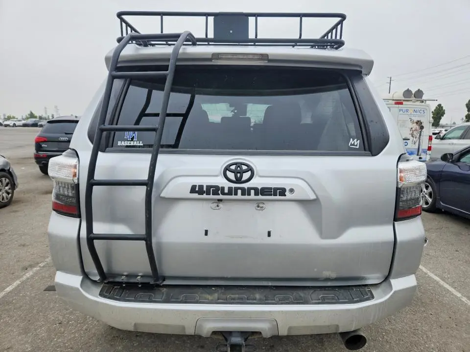 2020 TOYOTA 4RUNNER SR5  
