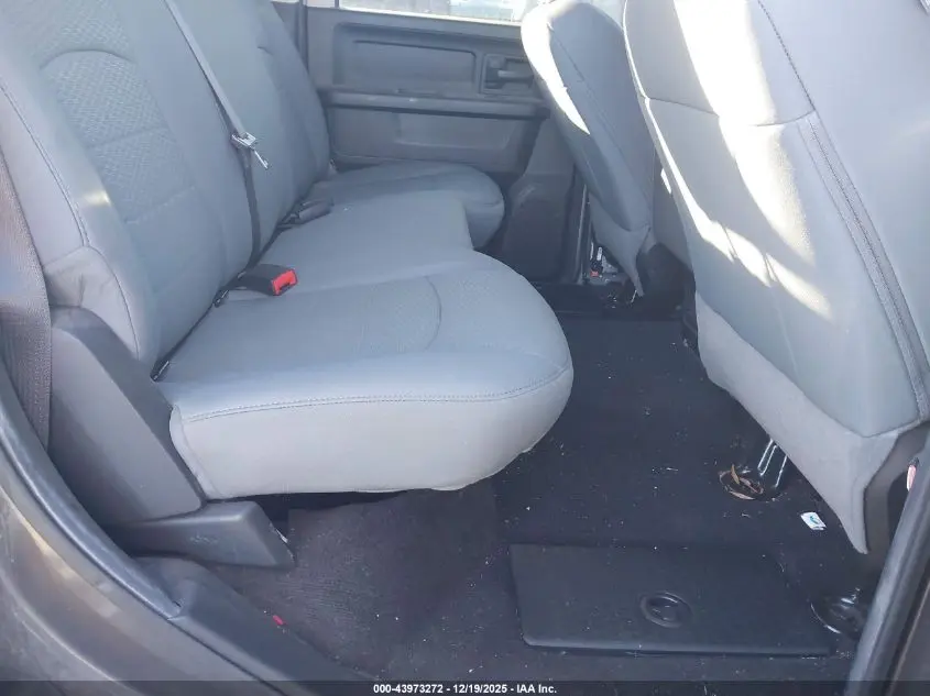 2017 RAM 1500 TRADESMAN  4X2 5'7 BOX