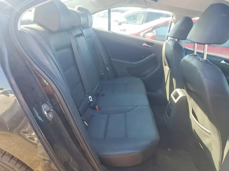 2011 VOLKSWAGEN JETTA   