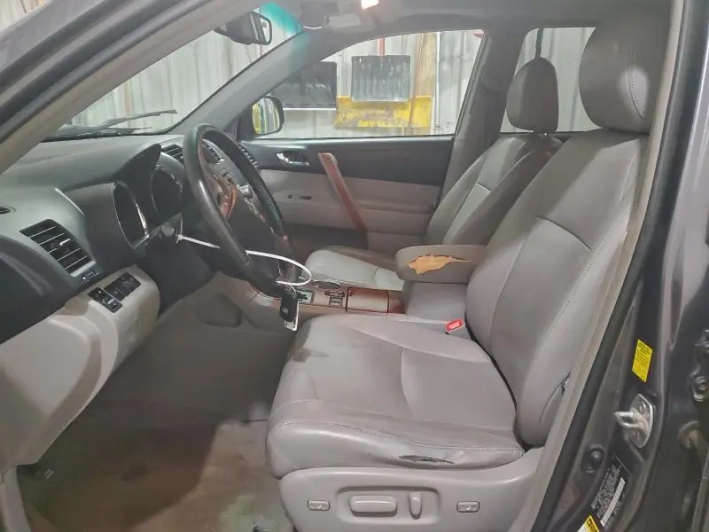 2010 TOYOTA HIGHLANDER LIMITED  