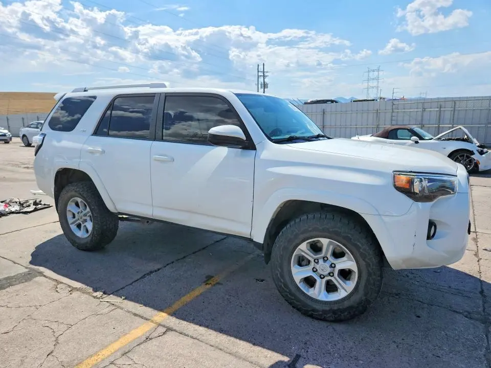 2015 TOYOTA 4RUNNER SR5  