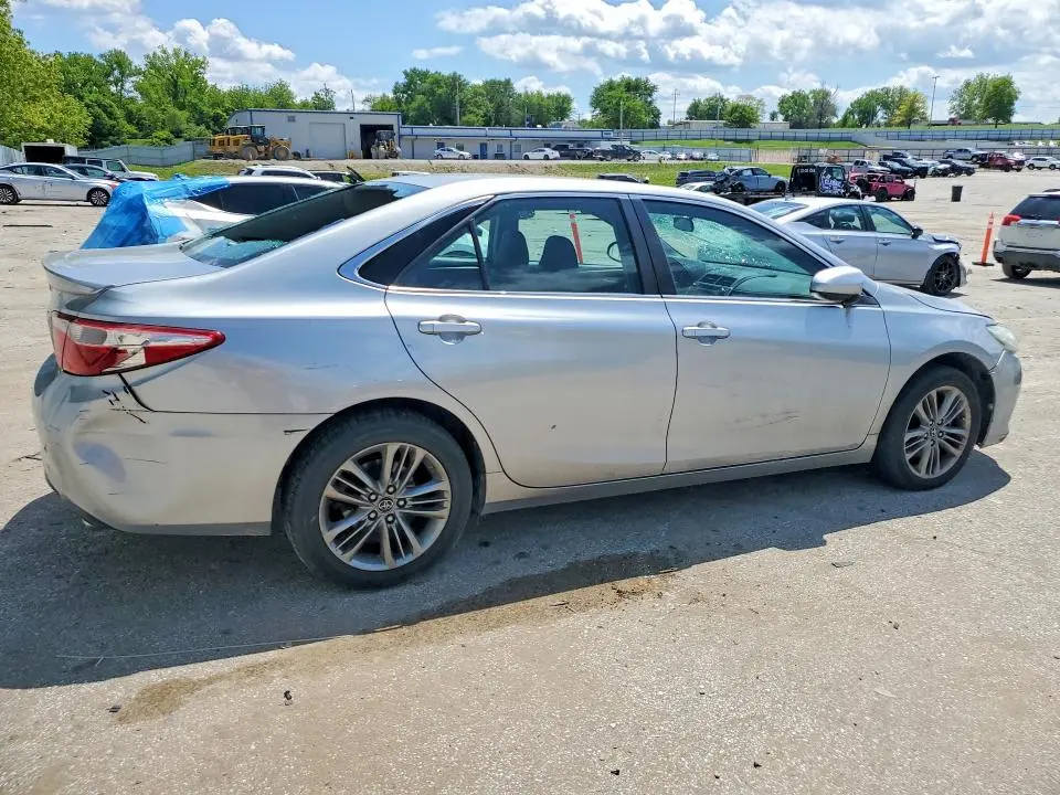 2017 TOYOTA CAMRY SE  