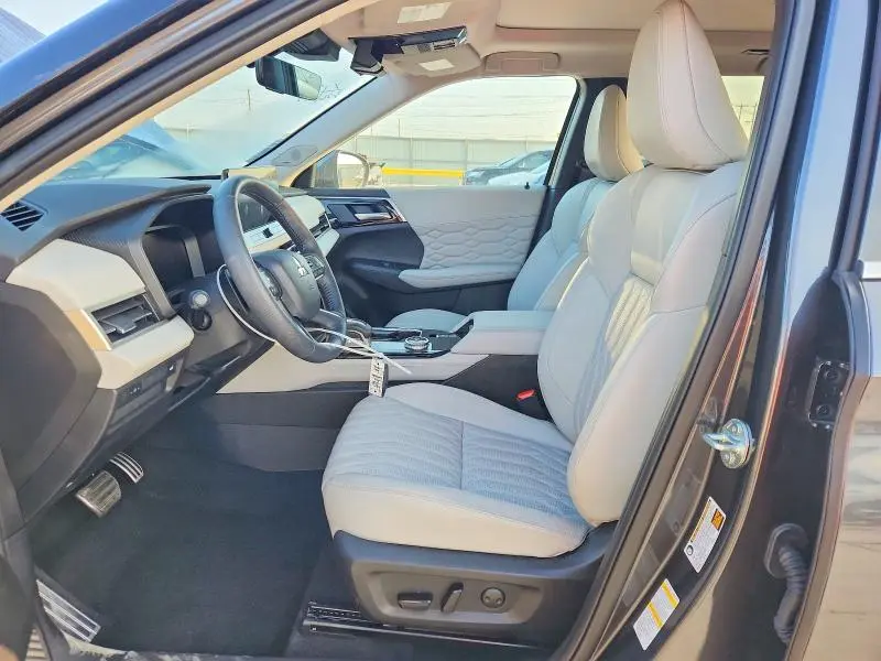 2025 MITSUBISHI OUTLANDER SEL  