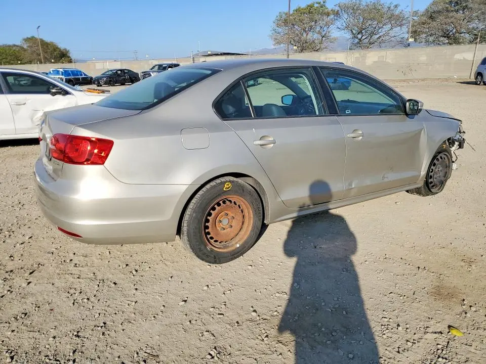 2012 VOLKSWAGEN JETTA SE  