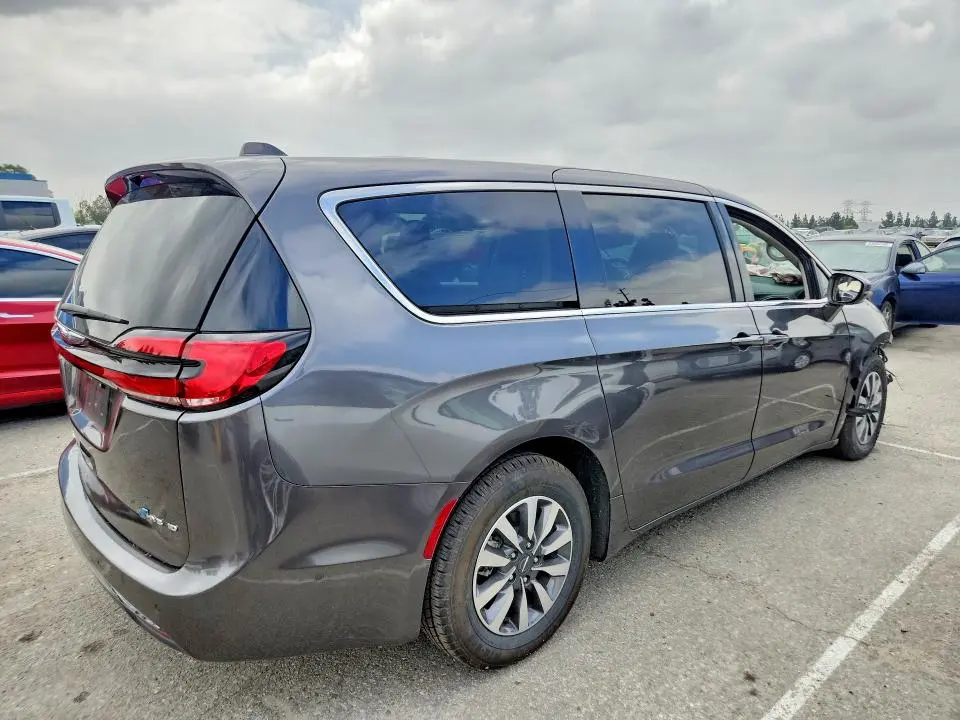 2022 CHRYSLER PACIFICA HYBRID TOURING L  