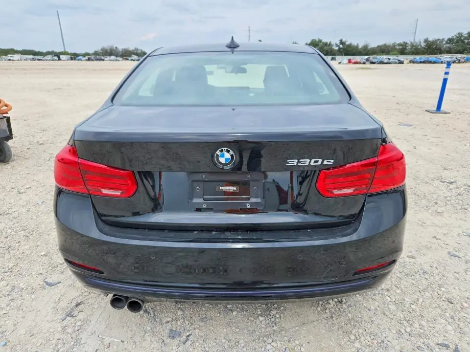 2017 BMW 330E   
