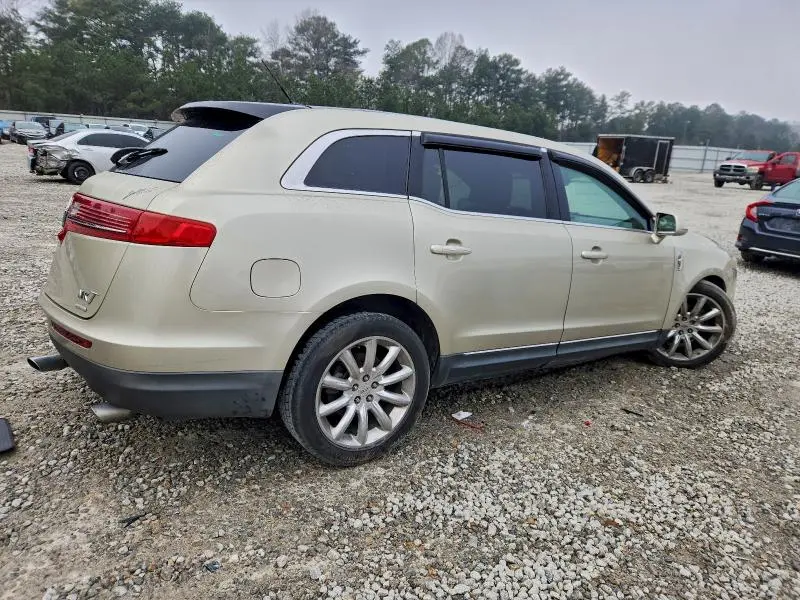 2010 LINCOLN MKT   