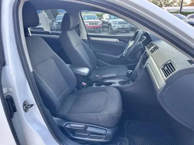 2016 VOLKSWAGEN PASSAT S  
