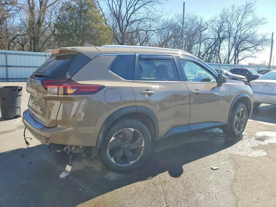2024 NISSAN ROGUE SV  