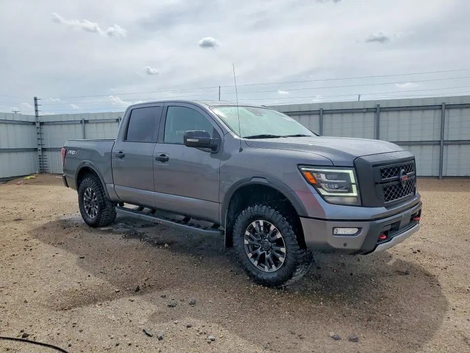 2021 NISSAN TITAN PRO-4X  