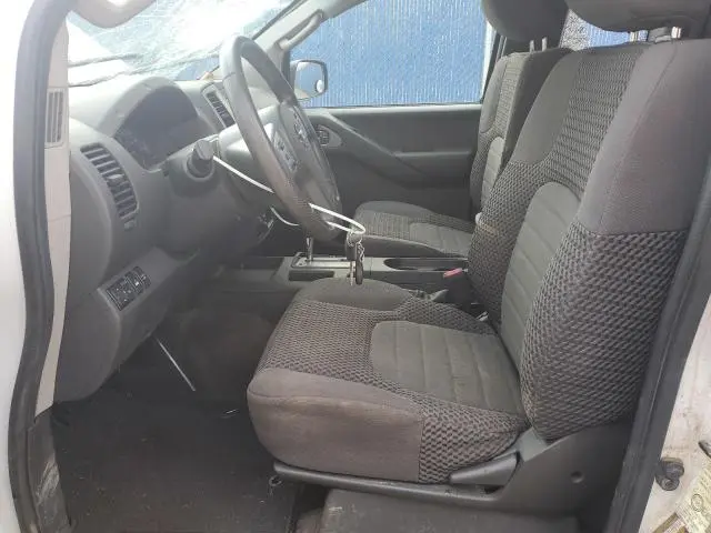 2013 NISSAN FRONTIER SV  