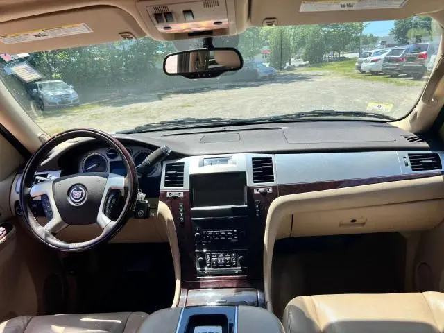 2012 CADILLAC ESCALADE LUXURY  