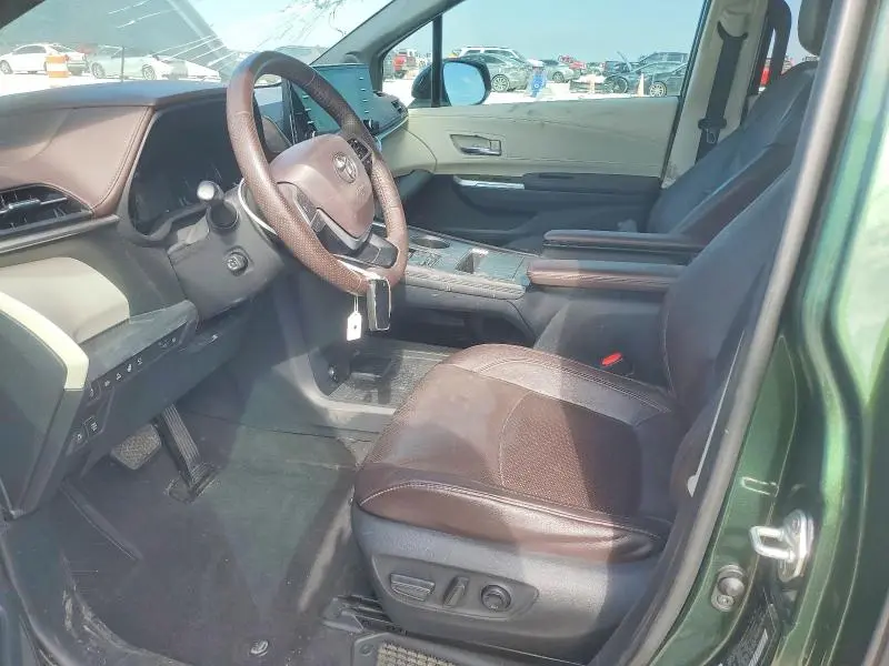 2021 TOYOTA SIENNA LIMITED  