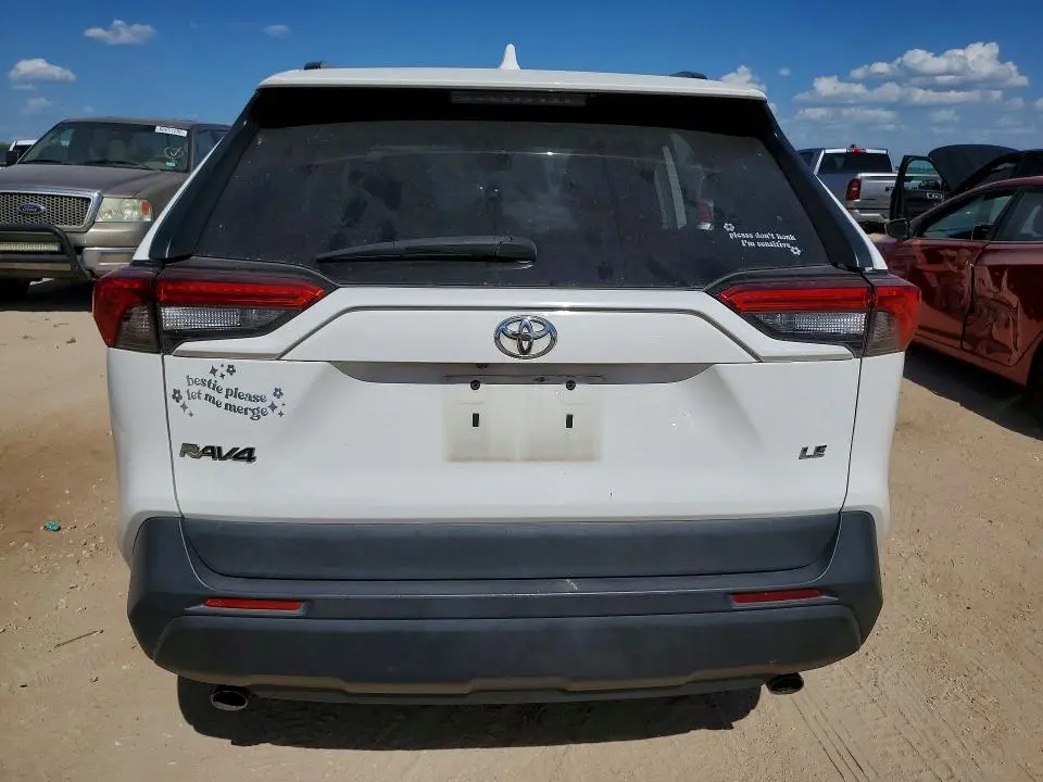 2020 TOYOTA RAV4 LE  