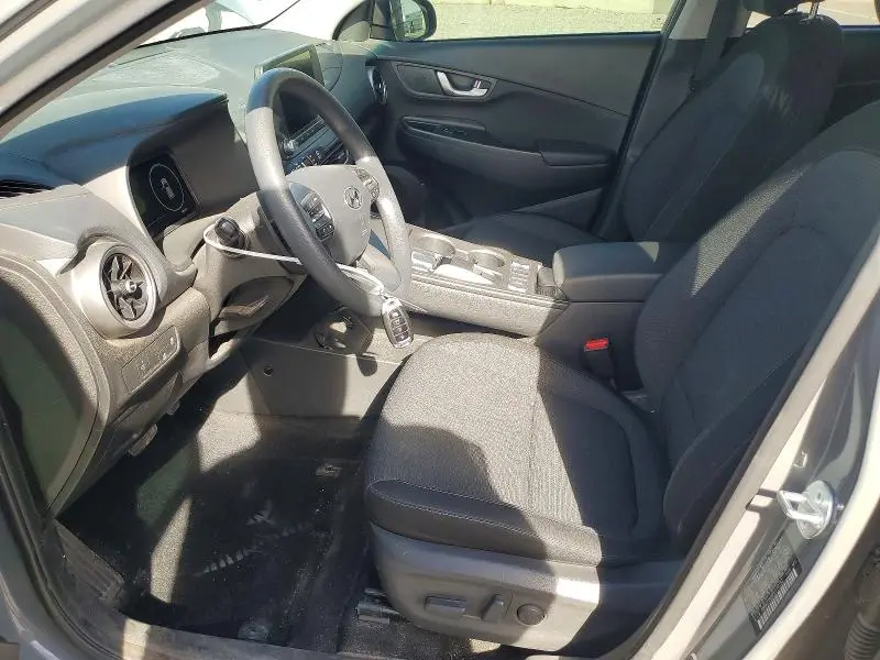 2023 HYUNDAI KONA SE  