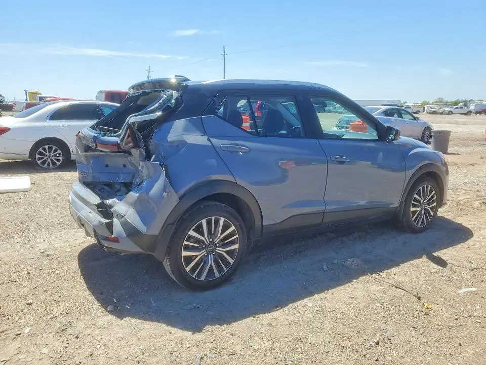 2023 NISSAN KICKS SV  
