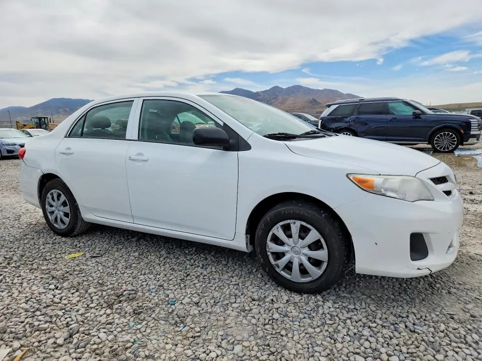 2011 TOYOTA COROLLA BASE  