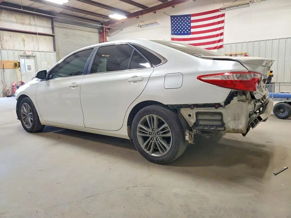 2016 TOYOTA CAMRY SE  