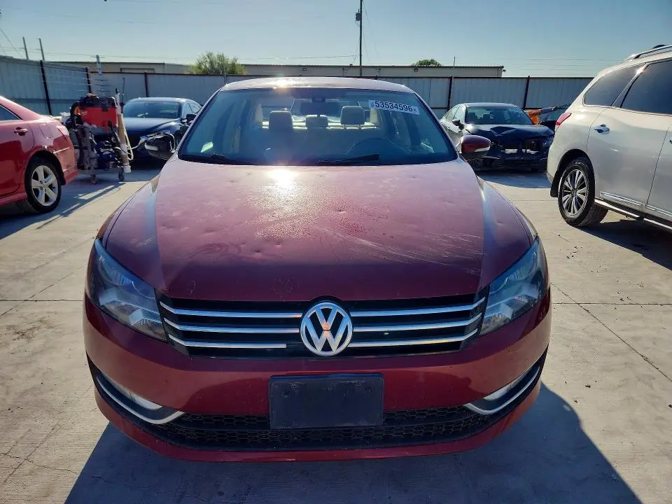 2015 VOLKSWAGEN PASSAT S  