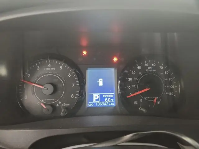 2016 TOYOTA SIENNA LE  