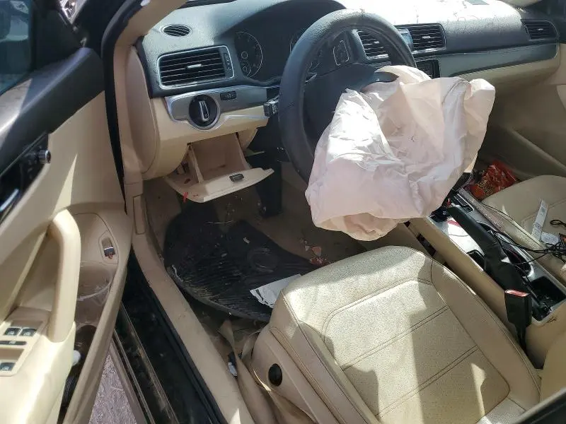 2014 VOLKSWAGEN PASSAT SE  