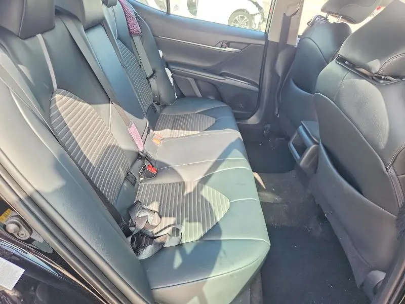 2019 TOYOTA CAMRY SE  