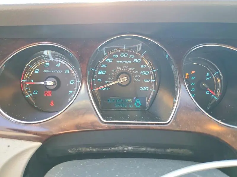 2010 FORD TAURUS SEL  