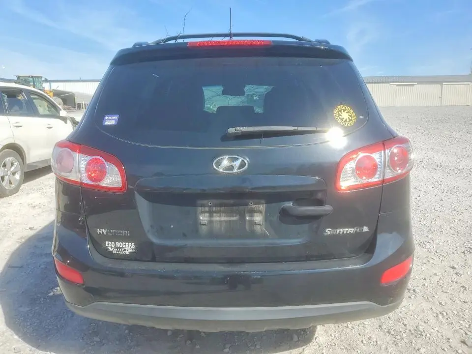 2011 HYUNDAI SANTA FE SE  