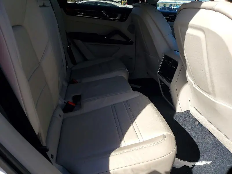 2021 PORSCHE CAYENNE COUPE  