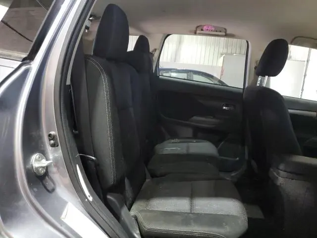 2017 MITSUBISHI OUTLANDER SE  