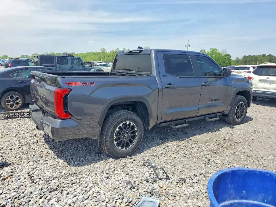 2025 TOYOTA TUNDRA SR5  