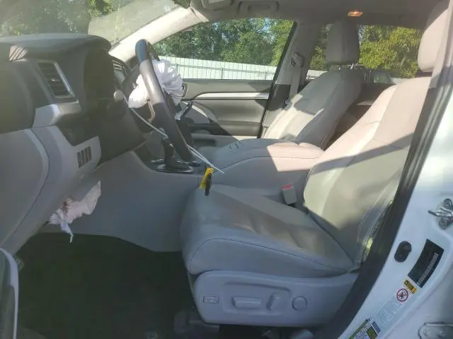 2019 TOYOTA HIGHLANDER SE  