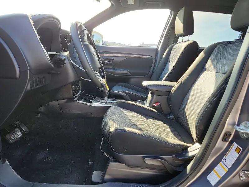 2018 MITSUBISHI OUTLANDER SE  
