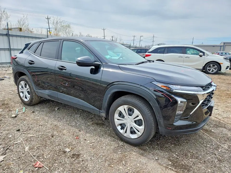 2025 CHEVROLET TRAX LS  
