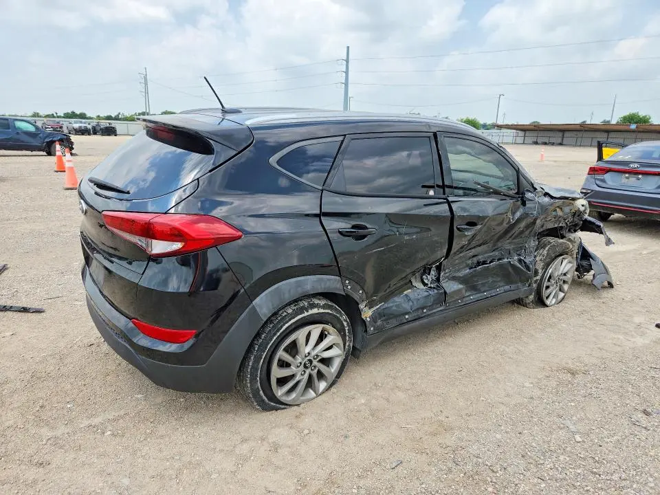 2016 HYUNDAI TUCSON SE  
