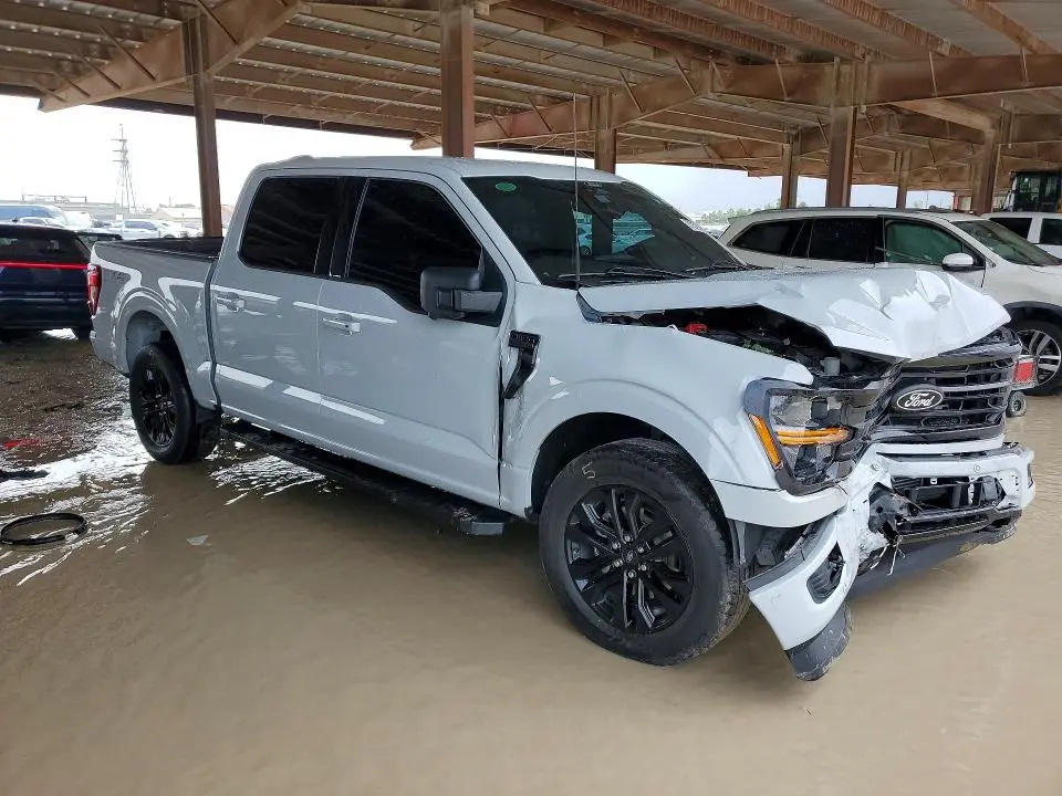 2024 FORD F150 XLT  